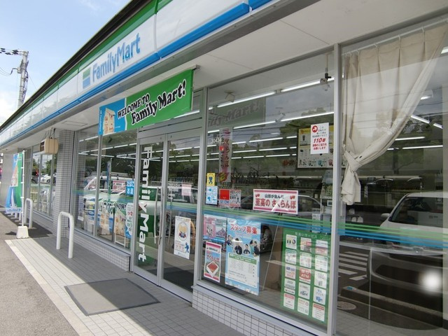 コンビニエンスストア ファミリーマート 湖南石部南店