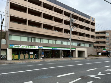 ファミリーマート 川崎多摩病院前店の画像1