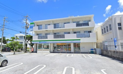 ファミリーマート 北谷桃原店の画像1
