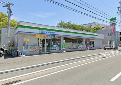 ファミリーマート 津高茶屋店の画像