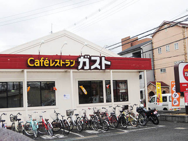 ガスト近大前店の画像1