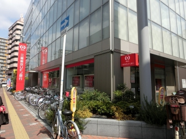 三菱東京ＵＦＪ銀行小阪支店の画像1