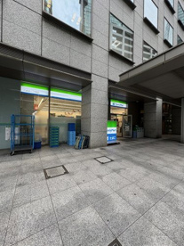 ファミリーマート六本木一丁目店の画像1