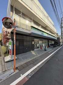 ファミリーマート 西麻布霞町店の画像1