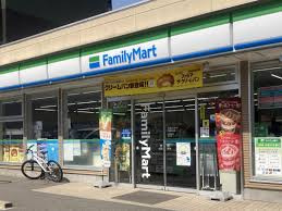 ファミリーマート 千種本山店の画像1