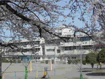 藤岡市立 藤岡第一小学校の画像1