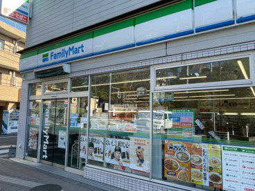 ファミリーマート 三鷹台駅北店の画像1
