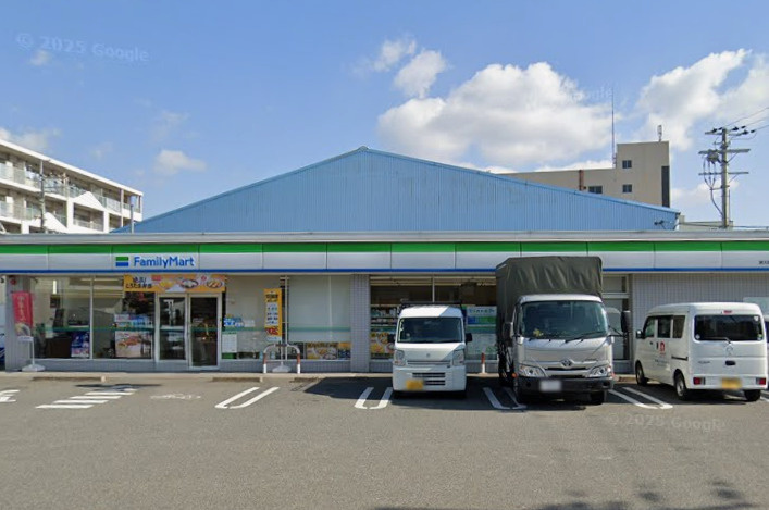 ファミリーマート東大阪楠根店の画像