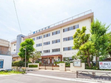 新宿中学校の画像1