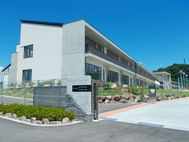 佐久穂町立佐久穂小・中学校の画像1