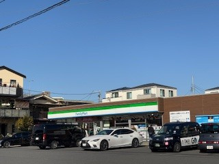 ファミリーマート 足立中央本町四丁目店