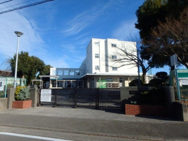 横浜市立日限山中学校の画像1