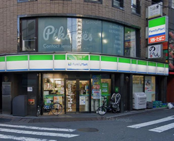 ファミリーマート 北大塚二丁目店の画像1
