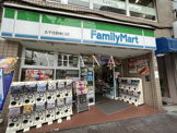 ファミリーマート北千住駅東口店
