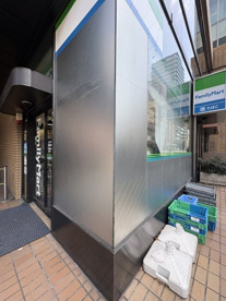 ファミリーマート神谷町駅前店の画像1