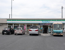 ファミリーマート 鳩山ニュータウン店