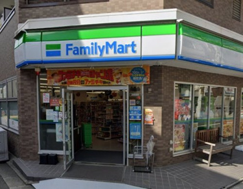ファミリーマート 田園調布本町店の画像1