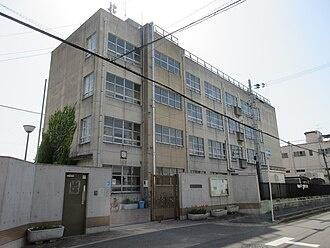 東大阪市立高井田中学校の画像1