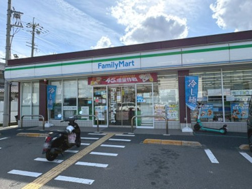 ファミリーマート 桂西滝川町店の画像1