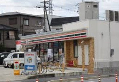 セブンイレブン 堺大泉緑地公園前店の画像1
