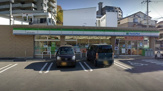 コンビニエンスストア ファミリーマート吹田千里山高塚店