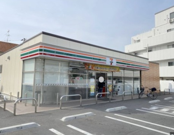 セブンイレブン 堺学園町店の画像1