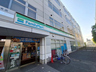 ファミリーマート 西武東長崎駅前店の画像1