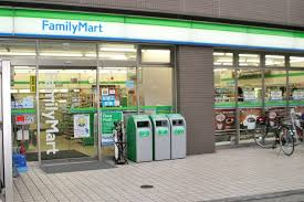 ファミリーマート 堺駅南口店の画像1