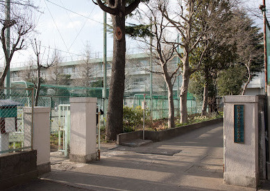 国分寺市立第三中学校の画像1