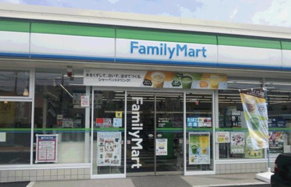 ファミリーマート 鶴ヶ島駅西店の画像1