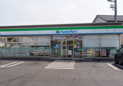 ファミリーマート 旭東店の画像1
