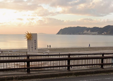 太陽の季節碑・逗子海岸の画像1
