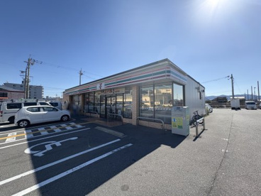 セブンイレブン 京都上鳥羽鴨田店の画像1