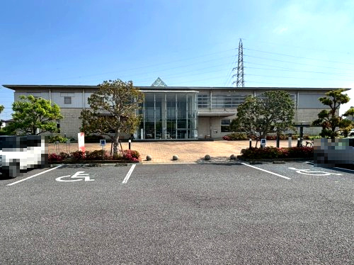 下妻市立図書館の画像
