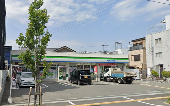 ファミリーマート .俊徳道駅西店の画像
