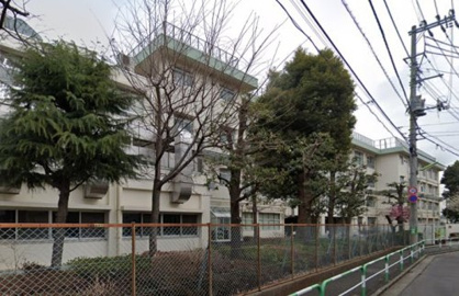 世田谷区立上祖師谷中学校の画像1