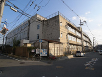 楠根中学校