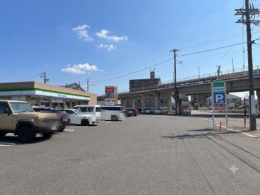 ファミリーマート岡崎大門駅前店の画像1