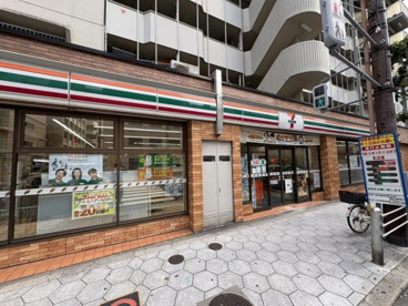 セブンイレブン大阪西本町２丁目店の画像1