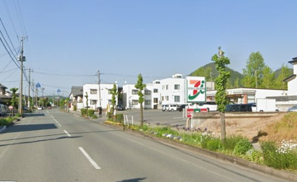 セブンイレブン 山形東青田2丁目店の画像1