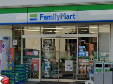 ファミリーマート 世田谷中町店の画像1