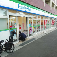ファミリーマート 中村橋駅西店