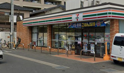 セブンイレブン 名古屋表山店の画像1
