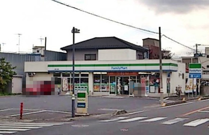 ファミリーマート 三郷戸ヶ崎店の画像1