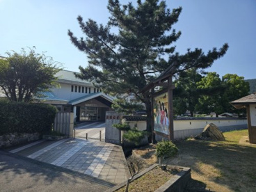 長浜市立浅井図書館の画像1