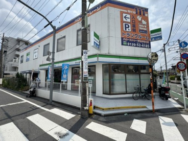 ファミリーマート 雪が谷大塚駅西店の画像1