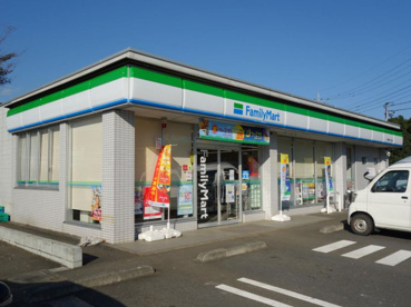 ファミリーマート 伊勢原三ノ宮店の画像1