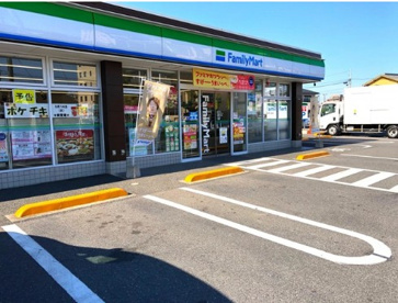 ファミリーマート 島根四丁目店の画像1