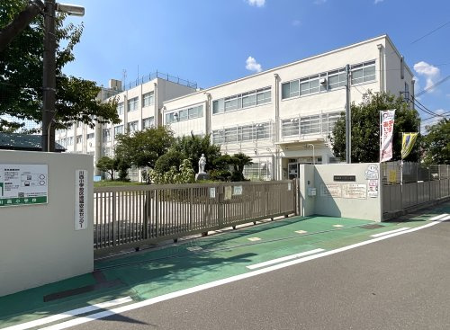 高槻市立川西小学校の画像