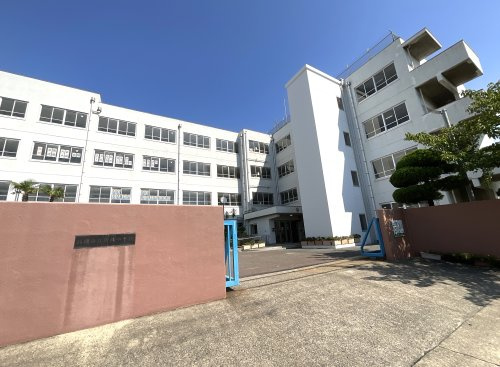 高槻市立川西中学校の画像